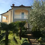 Marinela Apartment *