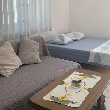 Marinela Apartment *