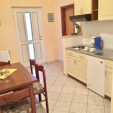 Marinela Apartment *