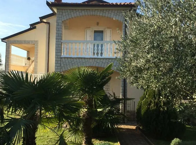 Marinela Apartment *